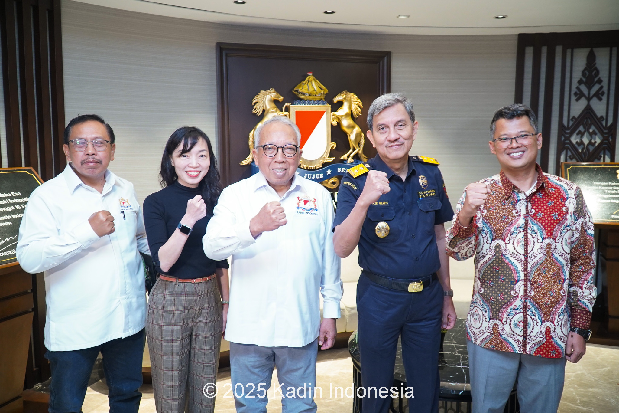 Pusat Logistik Berikat: Pilar Efisiensi, Kepatuhan, dan Daya Saing Industri Nasional